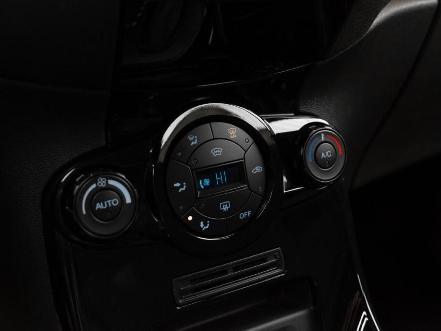 Ford Fiesta Mk6 Рестайлинг Москва  - изображение 15