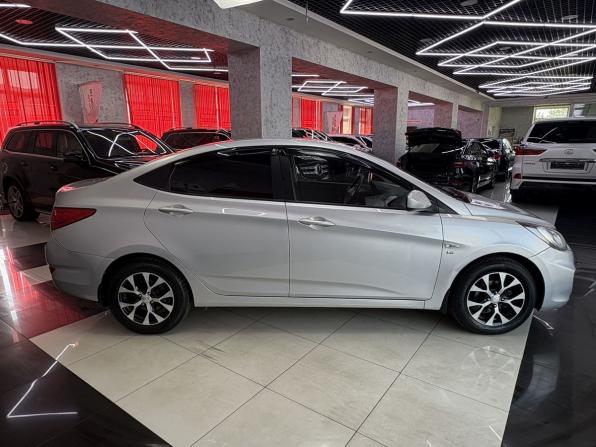 Hyundai Solaris I с пробегом 2013 года, цена 895 000 рублей, 128076 км, седан, Автокод Объявления