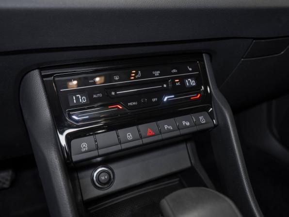 Skoda Karoq I с пробегом 2025 года, цена 3 450 000 рублей, 25 км, внедорожник, Автокод Объявления