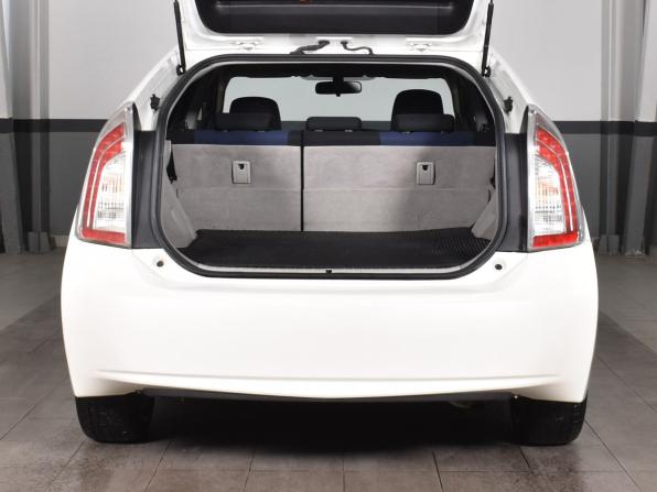 Toyota Prius III Рестайлинг (XW30) с пробегом 2014 года, цена 999 999 рублей, 117300 км, лифтбек, Автокод Объявления