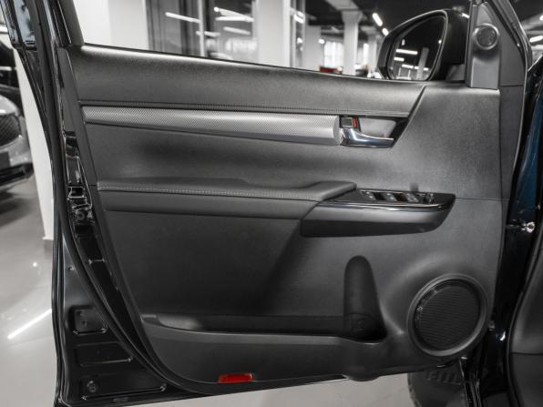 Toyota Hilux VIII Рестайлинг 2 с пробегом 2026 года, цена 7 750 000 рублей, 45 км, пикап, Автокод Объявления