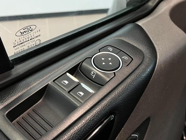 Ford Tourneo Custom I Рестайлинг с пробегом 2019 года, цена 3 200 000 рублей, 208000 км, минивэн, Автокод Объявления