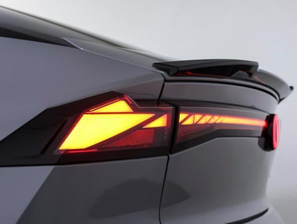 Changan UNI-V I с пробегом 2024 года, цена 2 990 000 рублей, 32921 км, лифтбек, Автокод Объявления
