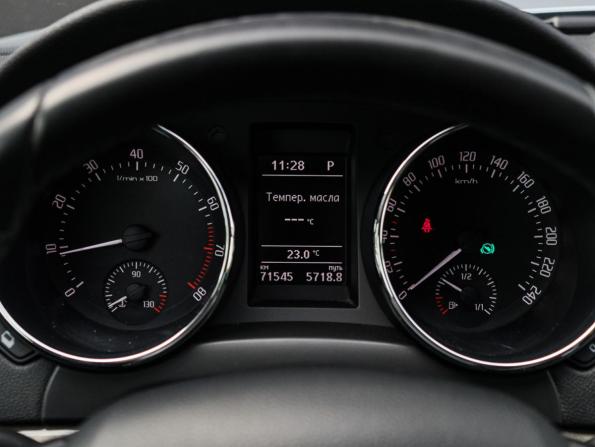 Skoda Yeti I Рестайлинг с пробегом 2015 года, цена 1 650 000 рублей, 71538 км, внедорожник, Автокод Объявления