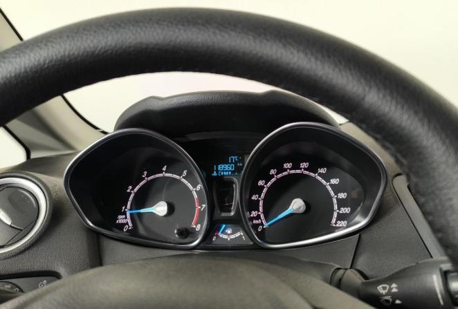 Ford Fiesta Mk6 Рестайлинг с пробегом 2018 года, цена 995 000 рублей, 118960 км, седан, Автокод Объявления
