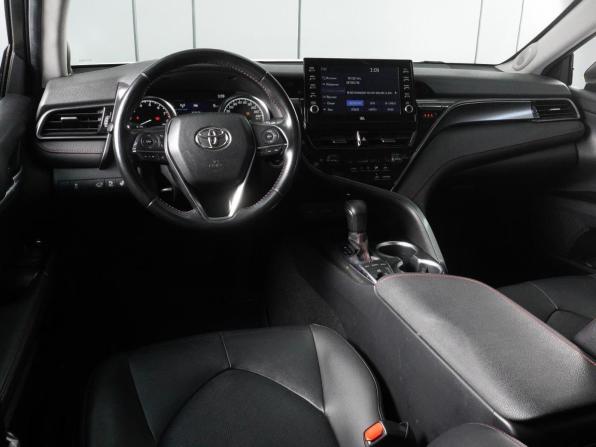 Toyota Camry VIII (XV70) Рестайлинг с пробегом 2021 года, цена 3 129 000 рублей, 124871 км, седан, Автокод Объявления