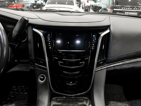 Cadillac Escalade IV с пробегом 2018 года, цена 3 975 000 рублей, 238976 км, внедорожник, Автокод Объявления