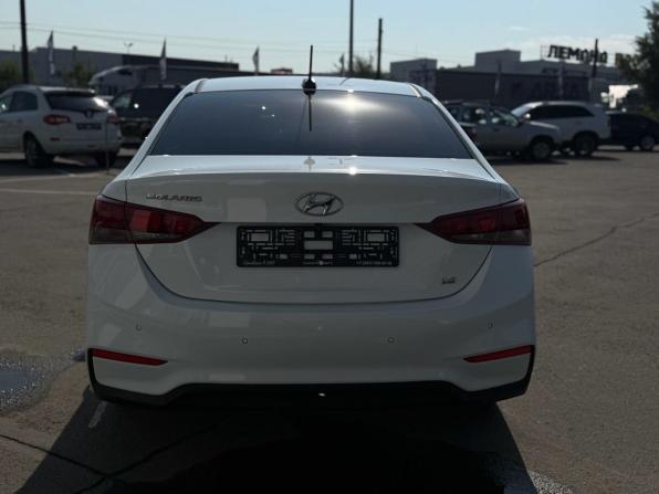 Hyundai Solaris II с пробегом 2017 года, цена 1 220 000 рублей, 97656 км, седан, Автокод Объявления