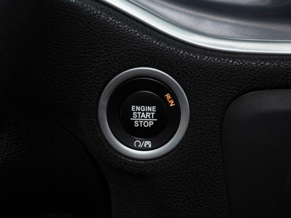 Dodge Charger VII (LD) Рестайлинг с пробегом 2019 года, цена 2 700 000 рублей, 118000 км, седан, Автокод Объявления