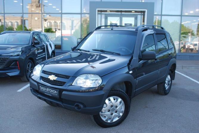 Chevrolet Niva I Рестайлинг с пробегом 2018 года, цена 670 000 рублей, 96462 км, внедорожник, Автокод Объявления