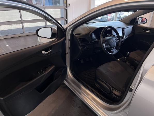 Hyundai Solaris II Рестайлинг с пробегом 2021 года, цена 1 425 000 рублей, 136063 км, седан, Автокод Объявления