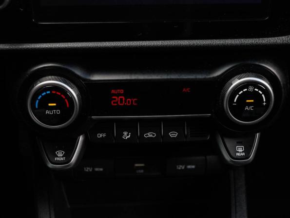 Kia Rio IV Рестайлинг с пробегом 2021 года, цена 2 299 000 рублей, 28416 км, хэтчбек, Автокод Объявления