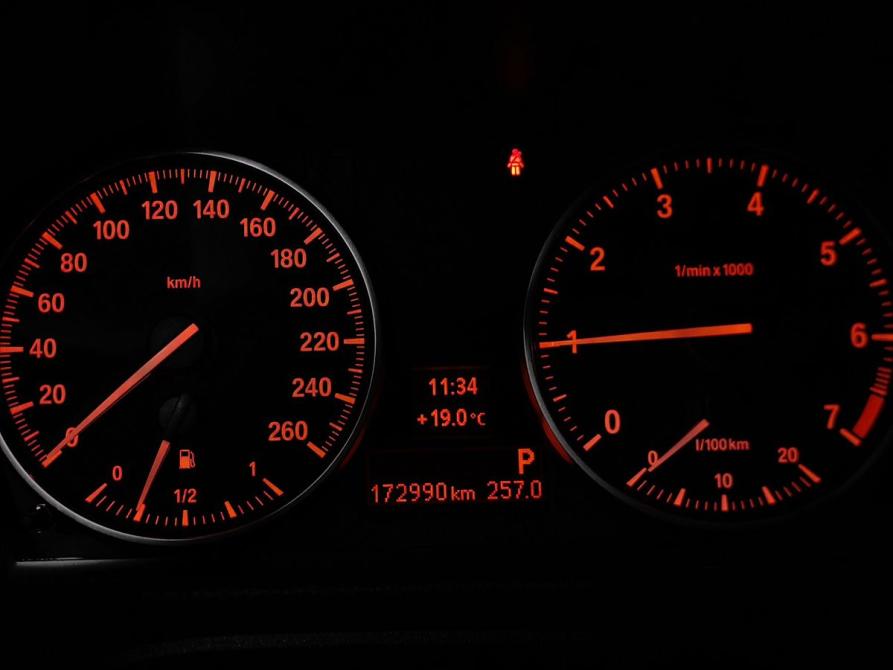 BMW 3 серии V (E90/E91/E92/E93) Рестайлинг Москва  - изображение 13