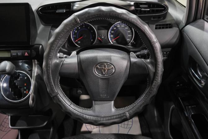 Toyota Wish II Рестайлинг с пробегом 2014 года, цена 1 699 000 рублей, 84000 км, минивэн, Автокод Объявления