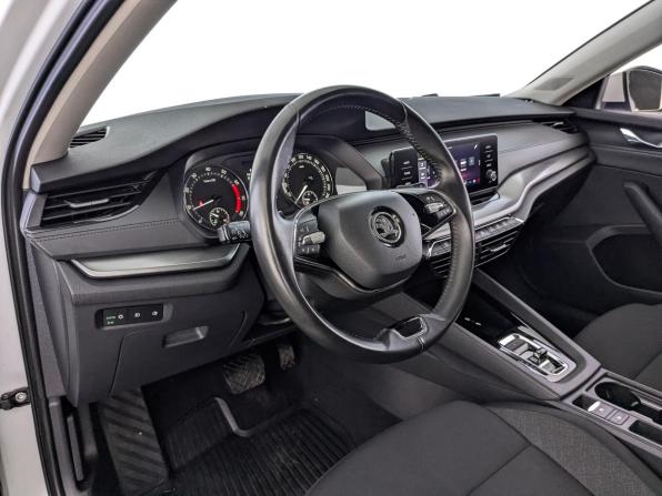 Skoda Octavia IV (A8) с пробегом 2022 года, цена 2 235 000 рублей, 95417 км, лифтбек, Автокод Объявления