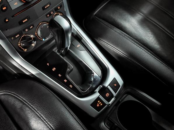 Opel Antara I Рестайлинг с пробегом 2012 года, цена 890 000 рублей, 202496 км, внедорожник, Автокод Объявления