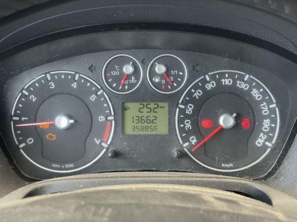 Ford Fiesta Mk5 с пробегом 2007 года, цена 100 000 рублей, 350000 км, хэтчбек, Автокод Объявления
