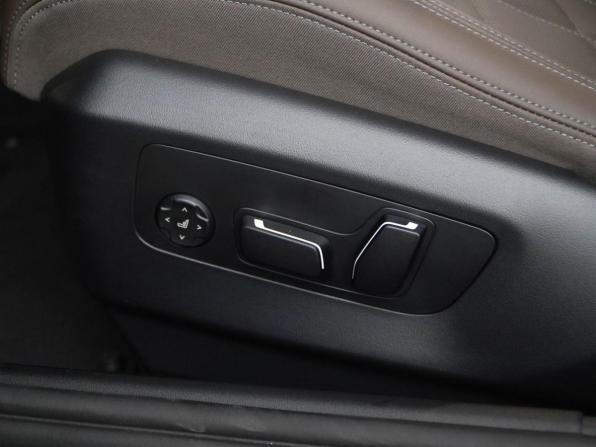 BMW 5 серии VIII (G60/G61/G68) с пробегом 2025 года, цена 9 249 977 рублей, 5096 км, седан, Автокод Объявления