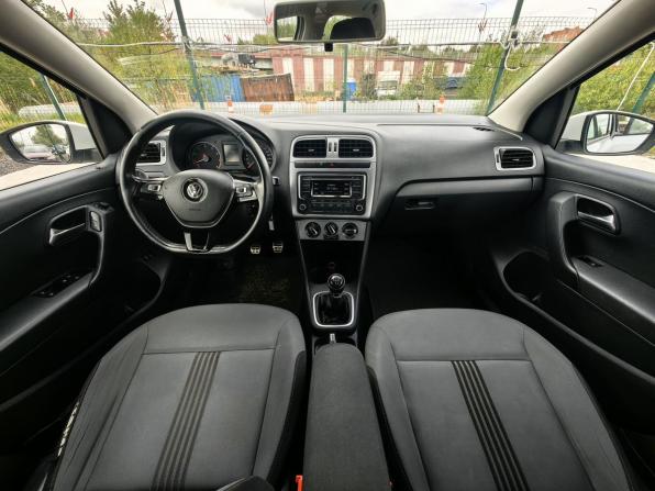 Volkswagen Polo V Рестайлинг с пробегом 2016 года, цена 849 000 рублей, 178000 км, седан, Автокод Объявления