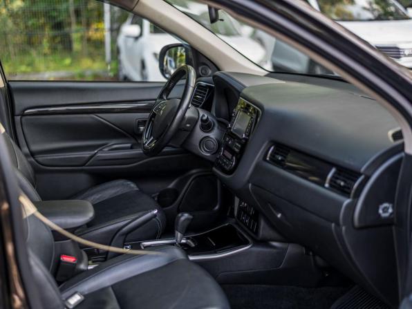 Mitsubishi Outlander III Рестайлинг 2 с пробегом 2017 года, цена 1 485 000 рублей, 179053 км, внедорожник, Автокод Объявления
