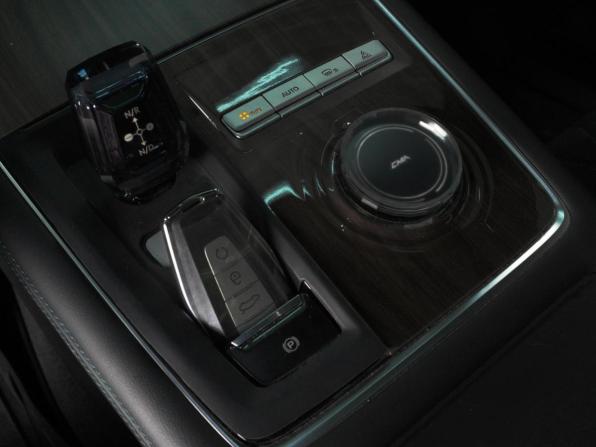 Geely Monjaro I Рестайлинг с пробегом 2025 года, цена 3 559 000 рублей, 23761 км, внедорожник, Автокод Объявления