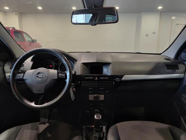 Opel Astra H Рестайлинг с пробегом 2010 года, цена 500 000 рублей, 179814 км, седан, Автокод Объявления