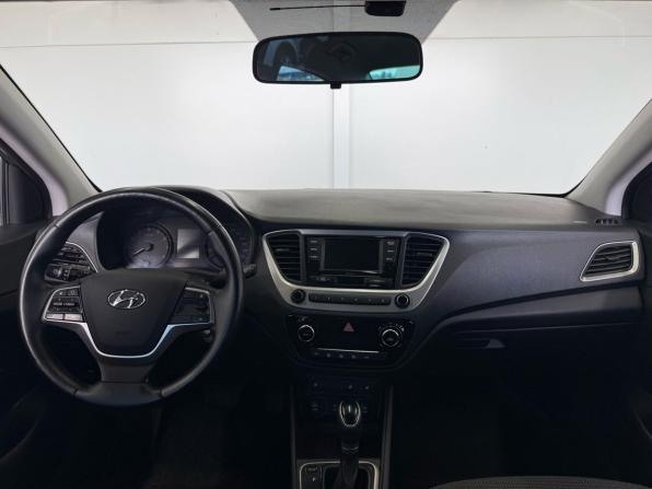 Hyundai Solaris II с пробегом 2018 года, цена 1 299 000 рублей, 176000 км, седан, Автокод Объявления