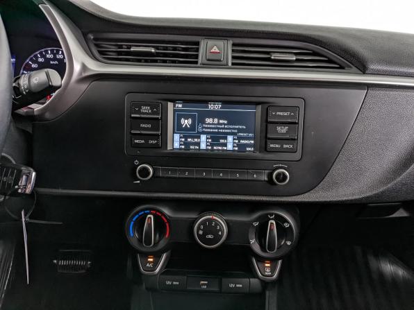 Kia Rio IV Рестайлинг с пробегом 2021 года, цена 1 655 000 рублей, 41914 км, седан, Автокод Объявления