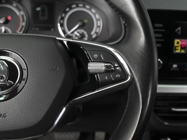 Skoda Rapid II с пробегом 2021 года, цена 1 770 000 рублей, 91236 км, лифтбек, Автокод Объявления
