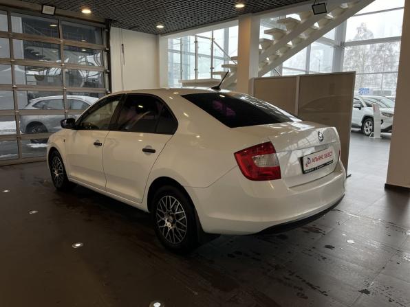 Skoda Rapid I Рестайлинг с пробегом 2017 года, цена 883 000 рублей, 308020 км, лифтбек, Автокод Объявления