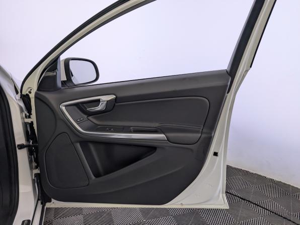 Volvo S60 II Рестайлинг с пробегом 2017 года, цена 2 100 000 рублей, 61101 км, седан, Автокод Объявления