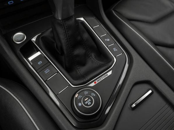 Volkswagen Tiguan II с пробегом 2020 года, цена 3 590 000 рублей, 98855 км, внедорожник, Автокод Объявления
