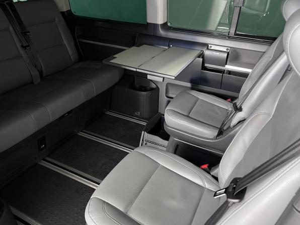 Volkswagen Multivan T5 Рестайлинг с пробегом 2013 года, цена 2 499 000 рублей, 172103 км, минивэн, Автокод Объявления