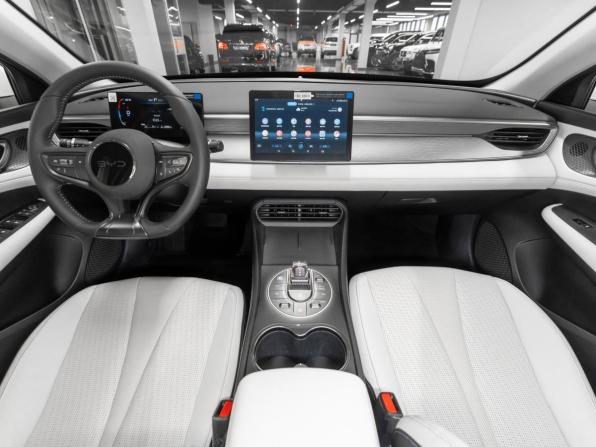 BYD Seal 05 с пробегом 2025 года, цена 2 990 000 рублей, 100 км, седан, Автокод Объявления