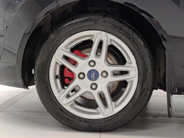 Ford Fiesta Mk6 Рестайлинг с пробегом 2015 года, цена 864 000 рублей, 122542 км, хэтчбек, Автокод Объявления