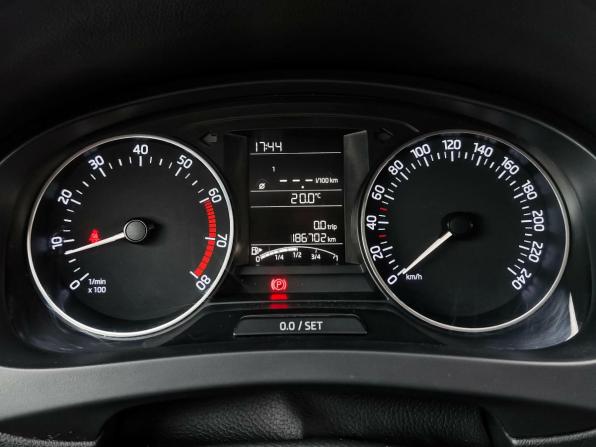 Skoda Rapid I с пробегом 2016 года, цена 965 000 рублей, 186701 км, лифтбек, Автокод Объявления