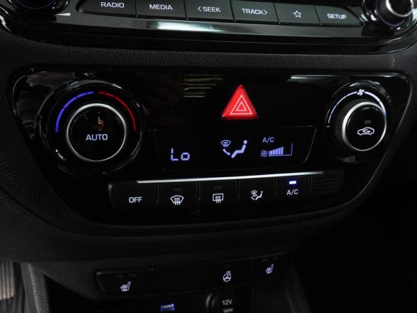 Hyundai Solaris II Рестайлинг с пробегом 2022 года, цена 1 865 000 рублей, 42067 км, седан, Автокод Объявления