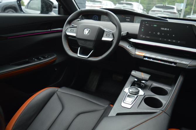 Changan UNI-V I с пробегом 2024 года, цена 2 350 000 рублей, 14988 км, лифтбек, Автокод Объявления