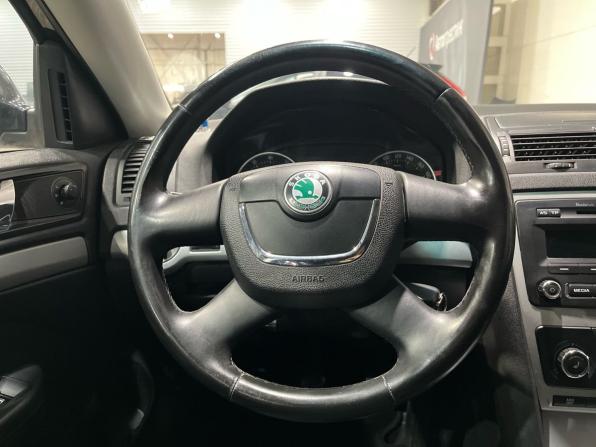 Skoda Octavia II (A5) Рестайлинг с пробегом 2012 года, цена 675 000 рублей, 292452 км, лифтбек, Автокод Объявления