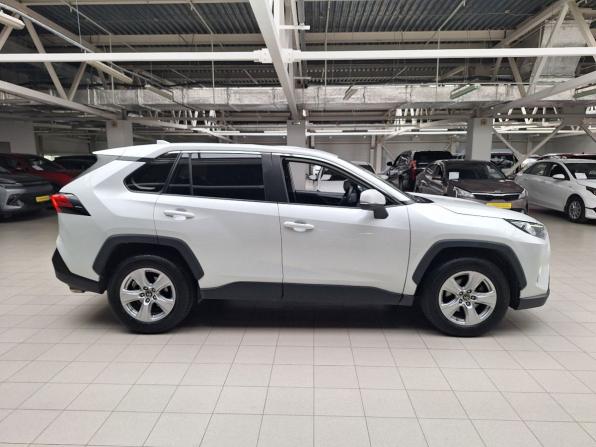 Toyota RAV4 V (XA50) с пробегом 2021 года, цена 2 730 000 рублей, 94327 км, внедорожник, Автокод Объявления