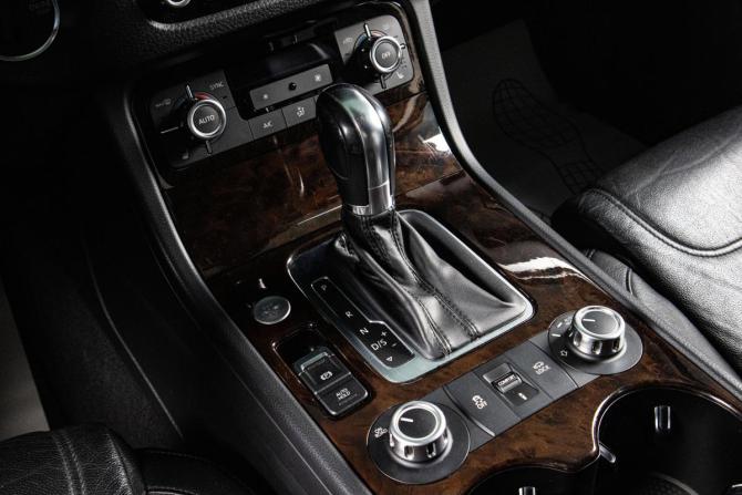 Volkswagen Touareg II с пробегом 2013 года, цена 2 289 000 рублей, 158000 км, внедорожник, Автокод Объявления