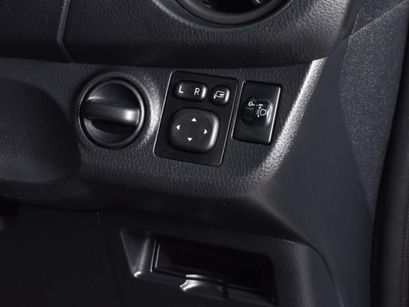 Toyota Vitz III (XP130) Рестайлинг 2 с пробегом 2018 года, цена 899 995 рублей, 112399 км, хэтчбек, Автокод Объявления