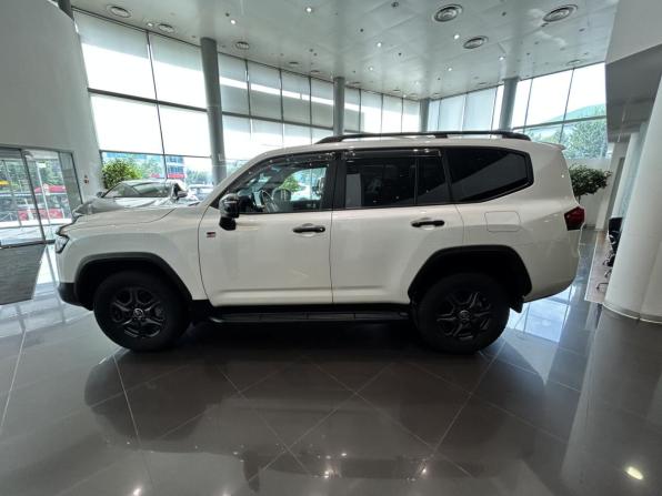 Toyota Land Cruiser 300 Series с пробегом 2022 года, цена 10 979 000 рублей, 51016 км, внедорожник, Автокод Объявления