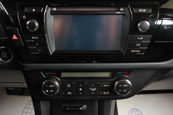 Toyota Corolla XI (E160 E170 E180) с пробегом 2013 года, цена 1 699 000 рублей, 170330 км, седан, Автокод Объявления