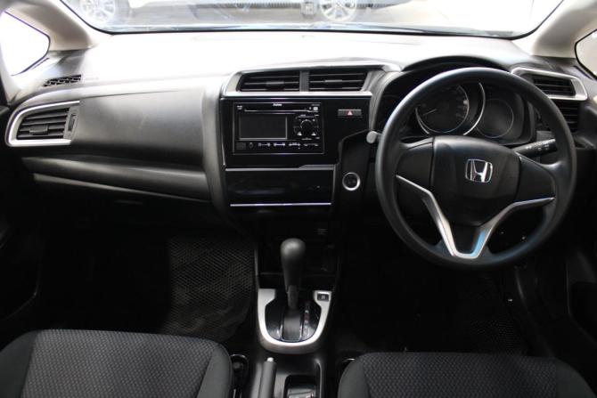 Honda Fit III Рестайлинг с пробегом 2018 года, цена 1 148 000 рублей, 49000 км, хэтчбек, Автокод Объявления