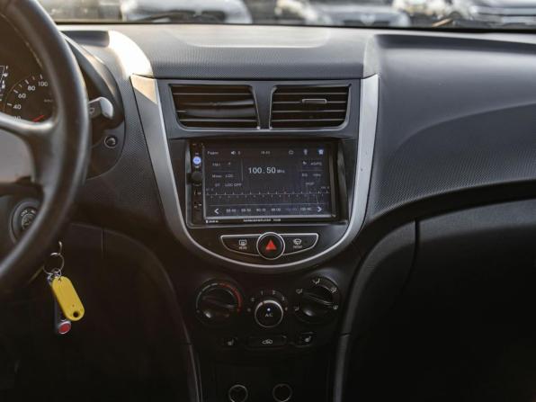 Hyundai Solaris I с пробегом 2011 года, цена 381 000 рублей, 262290 км, хэтчбек, Автокод Объявления