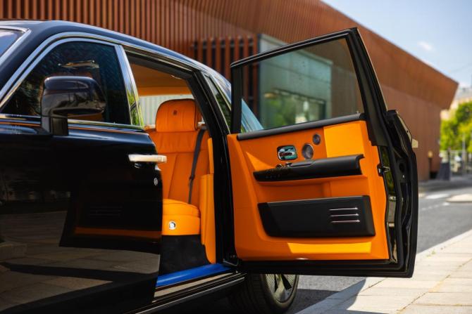 Новый Rolls-Royce Phantom VIII 2024 года, цена 98 000 000 рублей, седан, Автокод Объявления
