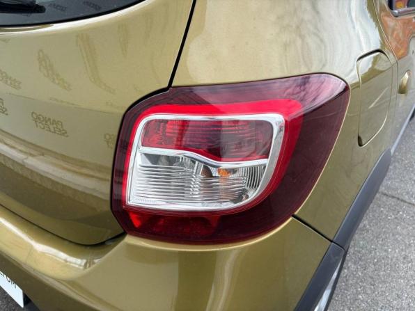 Renault Sandero II с пробегом 2015 года, цена 750 000 рублей, 90000 км, хэтчбек, Автокод Объявления