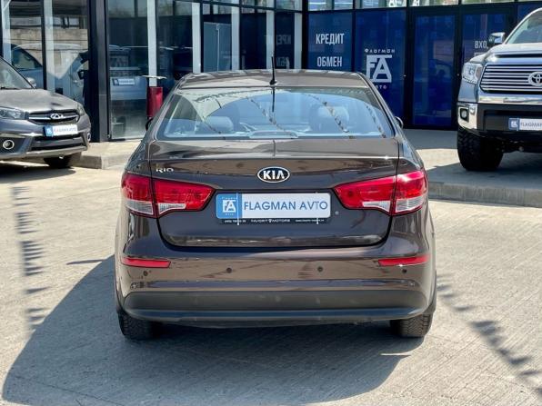 Kia Rio III Рестайлинг с пробегом 2016 года, цена 880 000 рублей, 155000 км, седан, Автокод Объявления