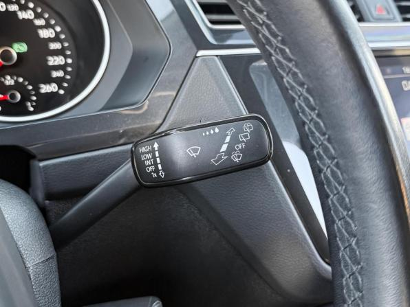 Volkswagen Tiguan II Рестайлинг с пробегом 2021 года, цена 2 879 000 рублей, 49251 км, внедорожник, Автокод Объявления